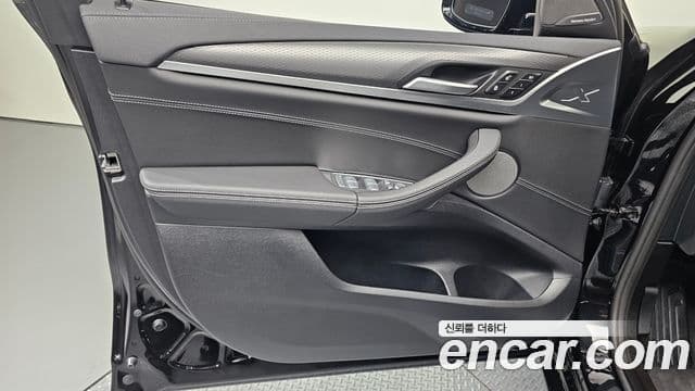 BMW X4 2025 — Photo 16/30