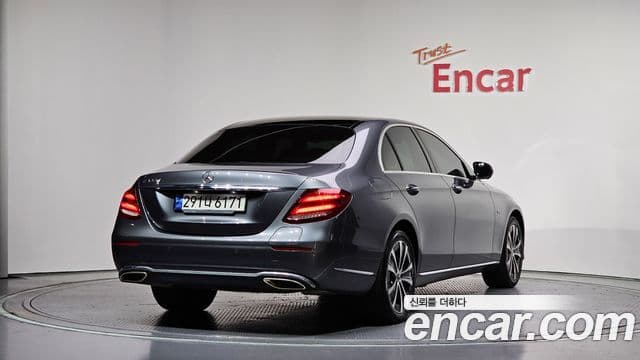 Mercedes-Benz E-Class 2019 — Şəkil 2/20