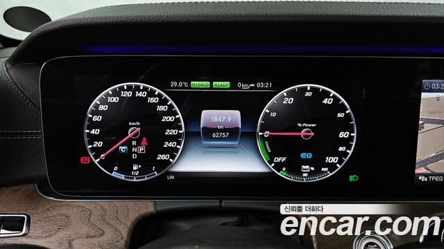 Mercedes-Benz E-Class 2019 — Şəkil 8/20