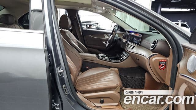 Mercedes-Benz E-Class 2019 — Şəkil 11/20