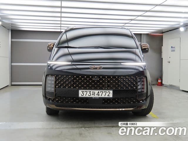 Hyundai Staria 2022 — Фото 1/20