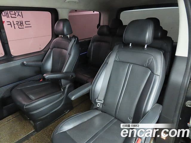 Hyundai Staria 2022 — Фото 10/20