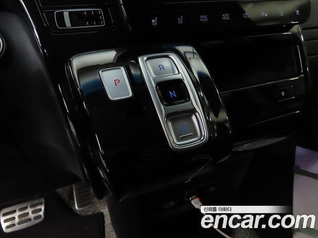 Hyundai Staria 2022 — Фото 8/20