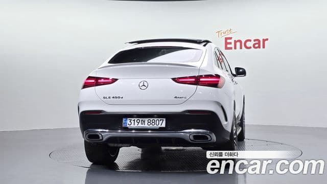 Mercedes-Benz GLE-Class 2023 — ფოტო 4/20