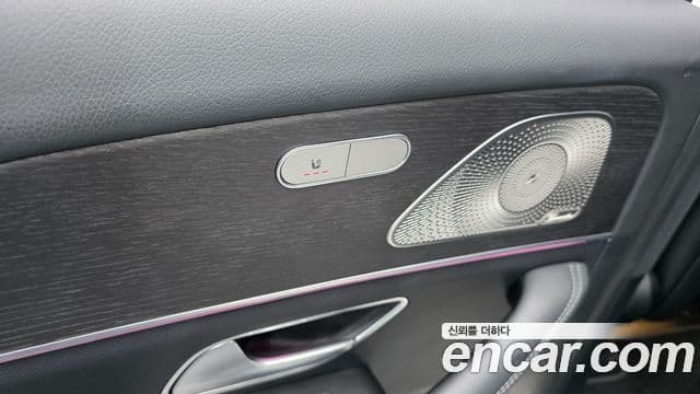 Mercedes-Benz GLE-Class 2023 — Photo 17/35