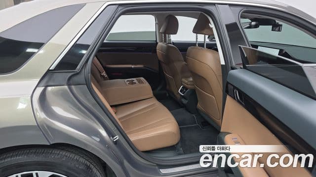 Hyundai Grandeur 2023 — ფოტო 11/20