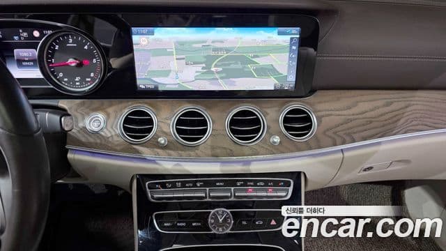 Mercedes-Benz E-Class 2020 — ფოტო 12/20