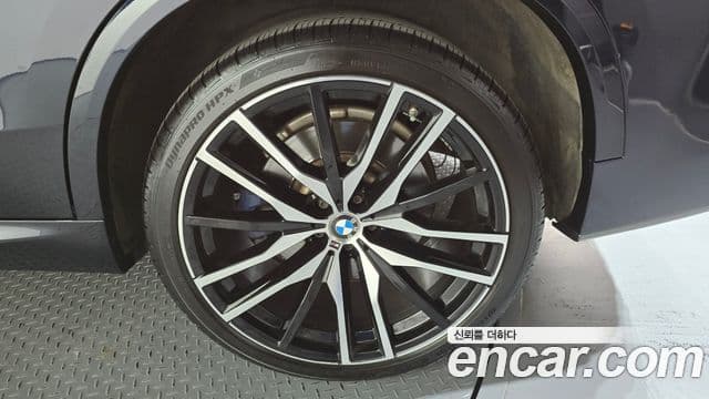 BMW X5 2021 — Photo 7/31