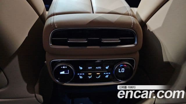 Genesis GV80 2022 — ფოტო 17/20