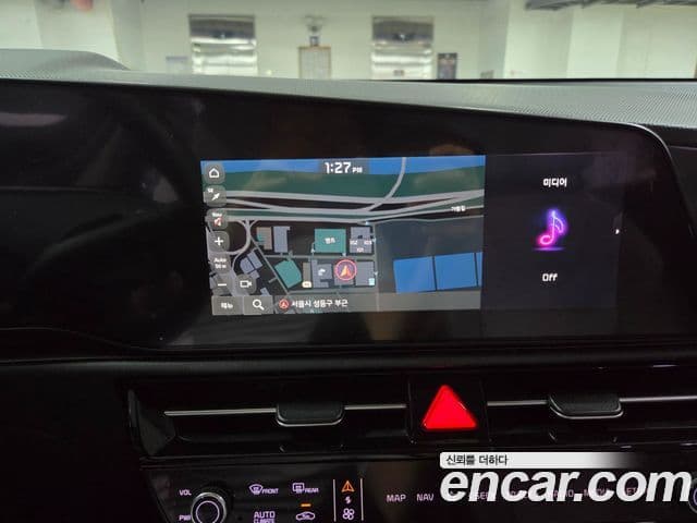 Kia Niro 2022 — Şəkil 11/14