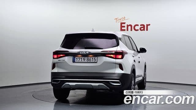 Kia Seltos 2022 — ფოტო 4/20