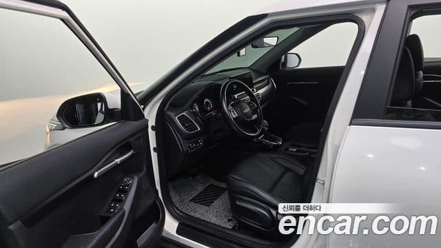 Kia Seltos 2022 — ფოტო 10/20