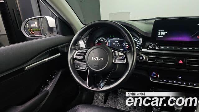 Kia Seltos 2022 — ფოტო 14/20