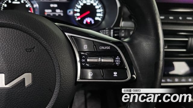 Kia Seltos 2022 — ფოტო 16/20
