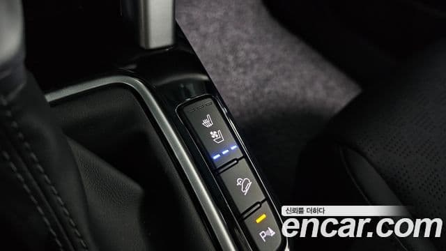 Kia Seltos 2022 — ფოტო 18/20