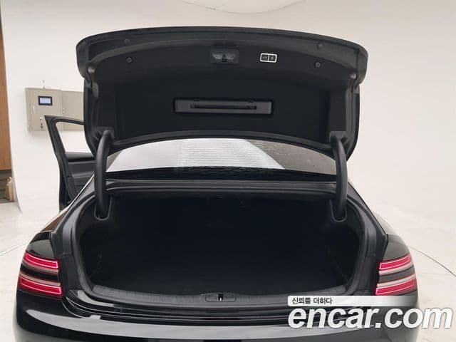 Genesis Electrified G80 2020 — Şəkil 18/20