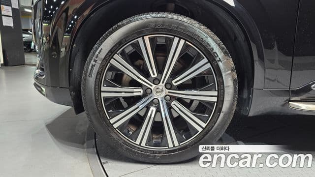 Volvo XC90 2020 — ფოტო 5/20