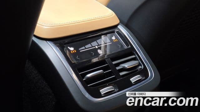 Volvo XC90 2020 — ფოტო 20/20