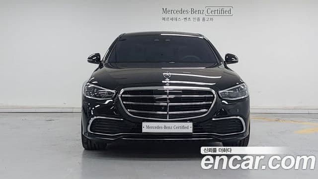 Mercedes-Benz S-Class 2025 — Photo 8/17