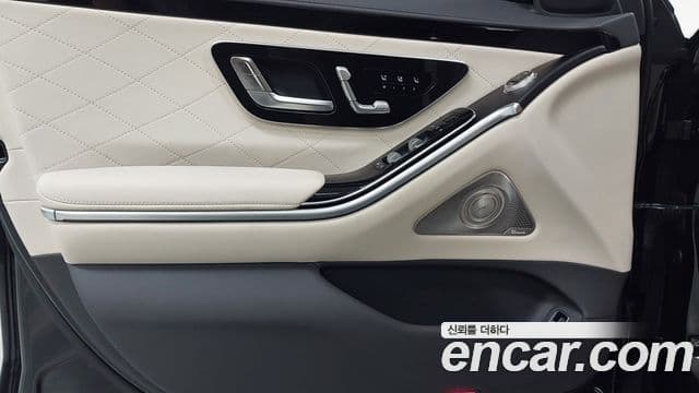 Mercedes-Benz S-Class 2025 — Photo 9/17