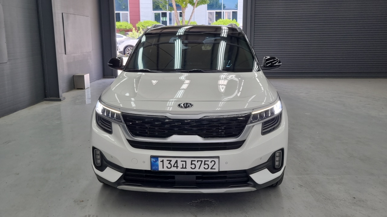 Kia Seltos 2020 — Фото 2/18