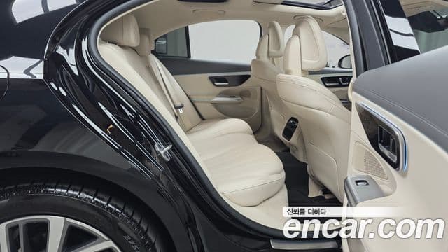 Mercedes-Benz E-Class 2024 — Фото 11/20