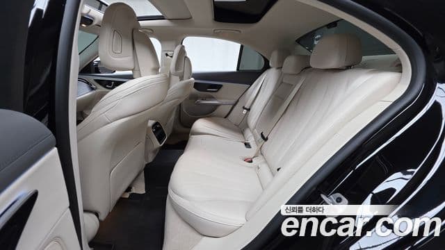 Mercedes-Benz E-Class 2024 — Фото 12/20