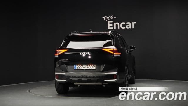 Kia Sportage 2023 — ფოტო 4/20