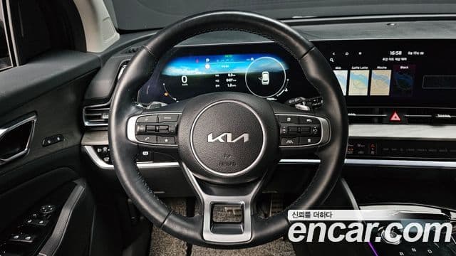 Kia Sportage 2023 — ფოტო 13/20