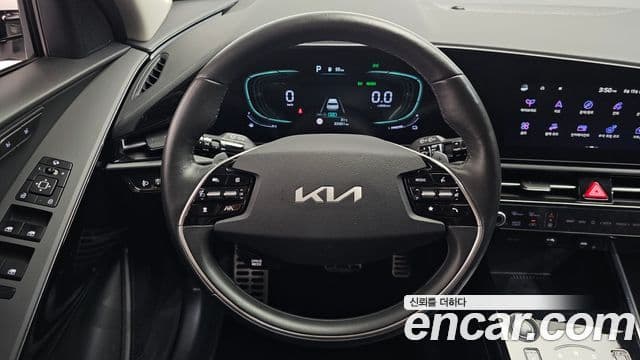 Kia Niro 2022 — Фото 13/20