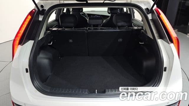 Kia Niro 2022 — Фото 20/20