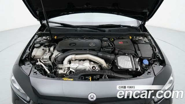 Mercedes-Benz CLA-Class 2025 — Фото 5/11