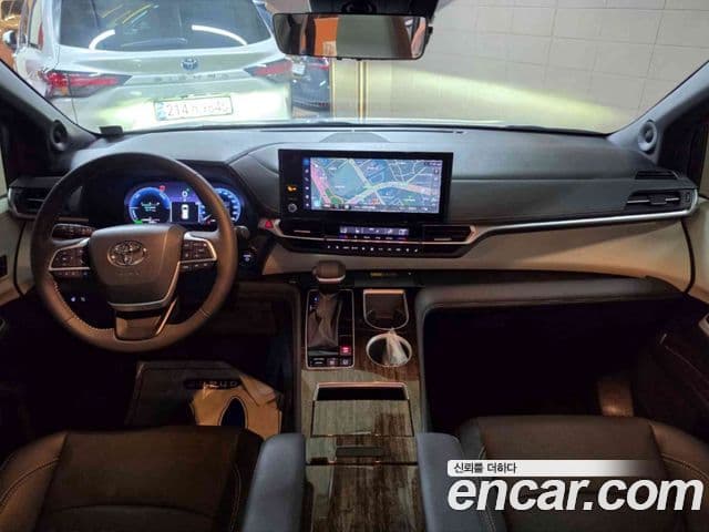 Toyota Sienna 2025 — ფოტო 9/19