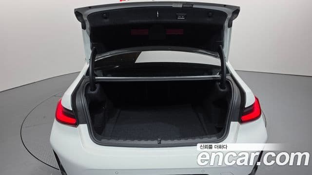 BMW 3 Series 2024 — фото 20 из 20