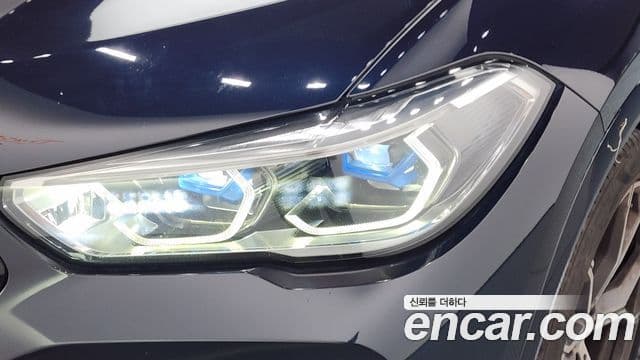 BMW X6 2021 — Photo 27/33