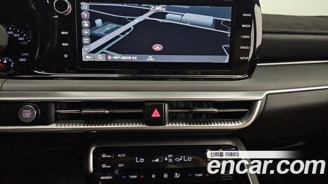 Kia K5 2020 — ფოტო 17/20