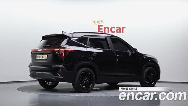 Kia Seltos 2022 — ფოტო 2/20