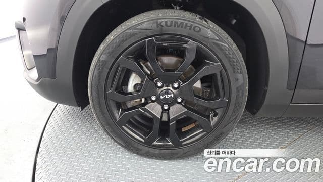 Kia Seltos 2022 — ფოტო 5/20