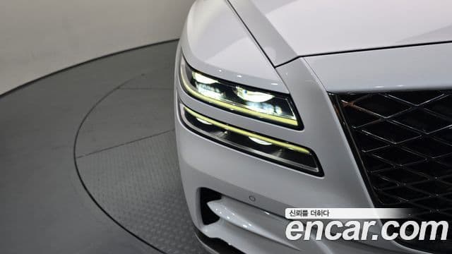Genesis GV80 2021 — Photo 23/33