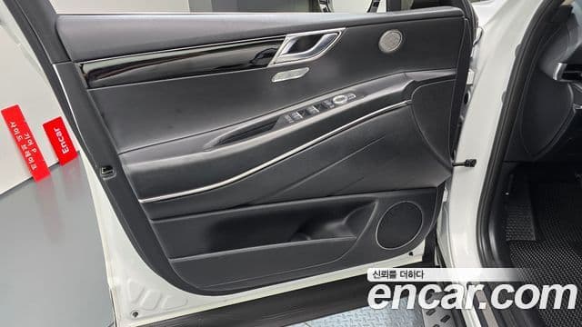 Genesis GV80 2021 — Photo 19/33