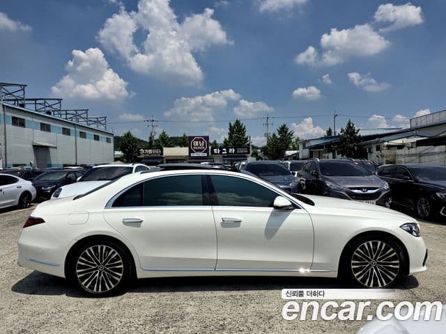 Mercedes-Benz S-Class 2021 — Photo 15/20