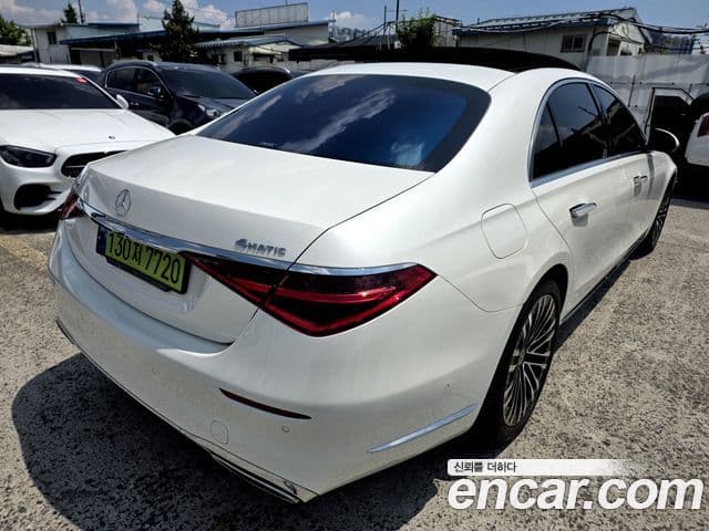 Mercedes-Benz S-Class 2021 — Photo 9/20