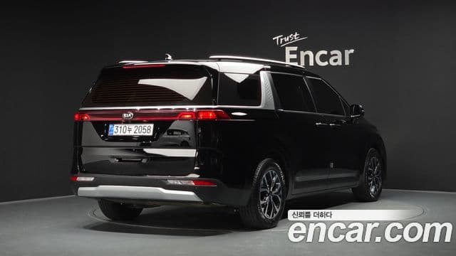 Kia Carnival 2021 — Фото 2/20
