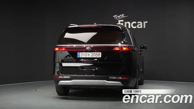 Kia Carnival 2021 — Фото 4/20