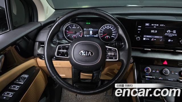 Kia Carnival 2021 — Фото 13/20