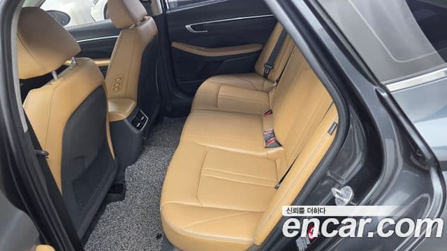 Hyundai Sonata Hybrid 2022 — Photo 7/33