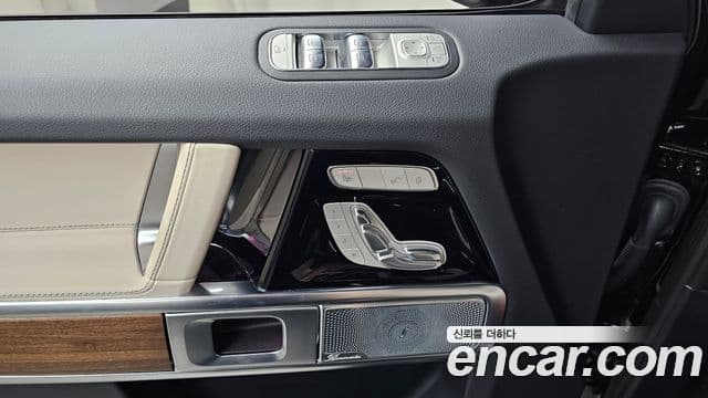 Mercedes-Benz G-Class 2025 — Photo 10/30