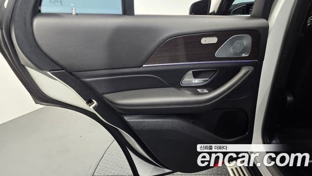 Mercedes-Benz GLE-Class 2021 — Photo 5/40
