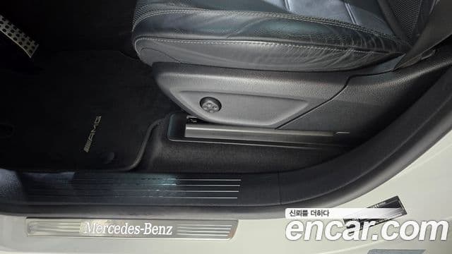 Mercedes-Benz GLE-Class 2021 — Photo 7/40