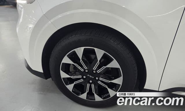 Kia Carnival 2023 — фото 4 из 18
